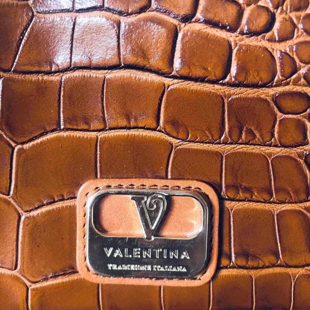 Valentina tradizione Italiana Crocodile-Embossed Leather Camera Crossbody Bag